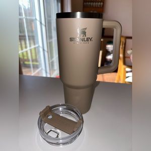 Stanley 40oz Quencher